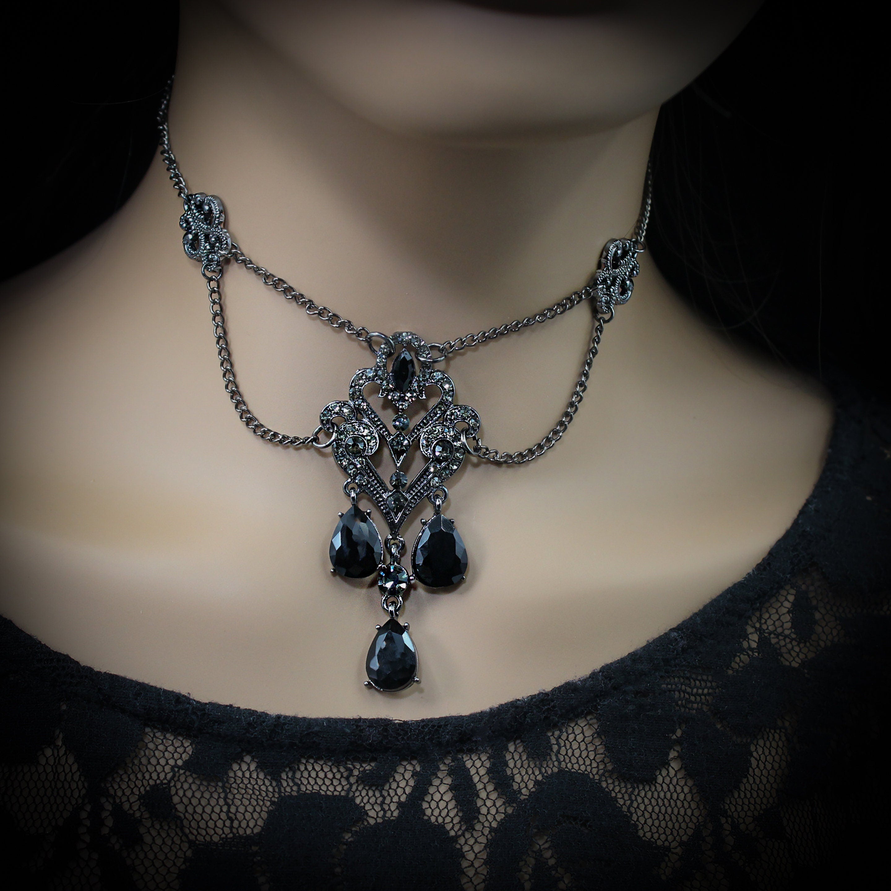 神秘的な貝を胸に / Vintage Black Mother of Pearl Pendant Top