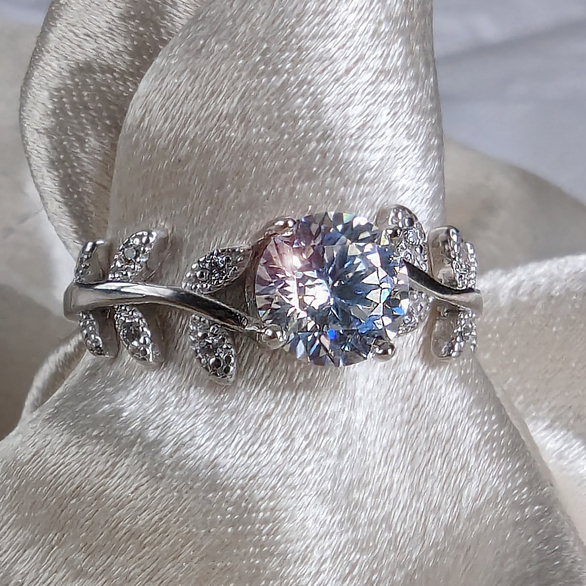 1 Carat Moissanite Engagement Rings with Leaf Detail S925 Sterling Silver, Wedding Jewelry, Bridal Jewelry Jewelry