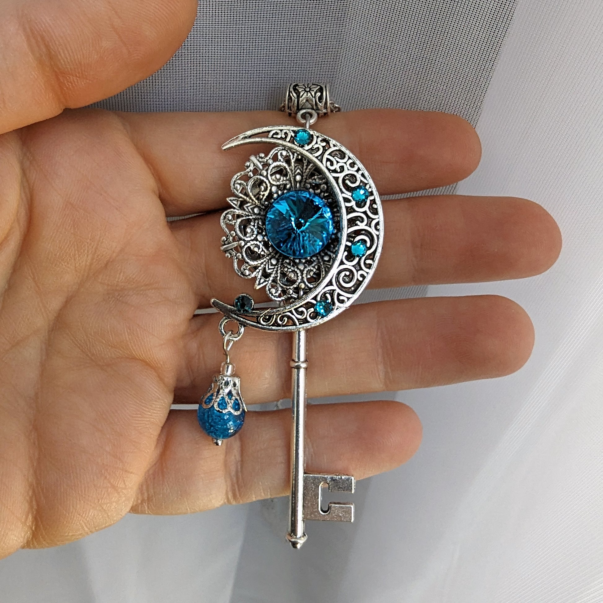 Celestial Moon Key Necklace – Fantasy Fairycore Jewelry with Blue Crystals