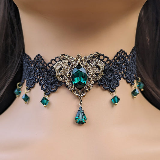 Vintage Emerald Lace Choker Necklace made with Swarovski Crystals, Gothic Jewelry, Vintage Jewelry