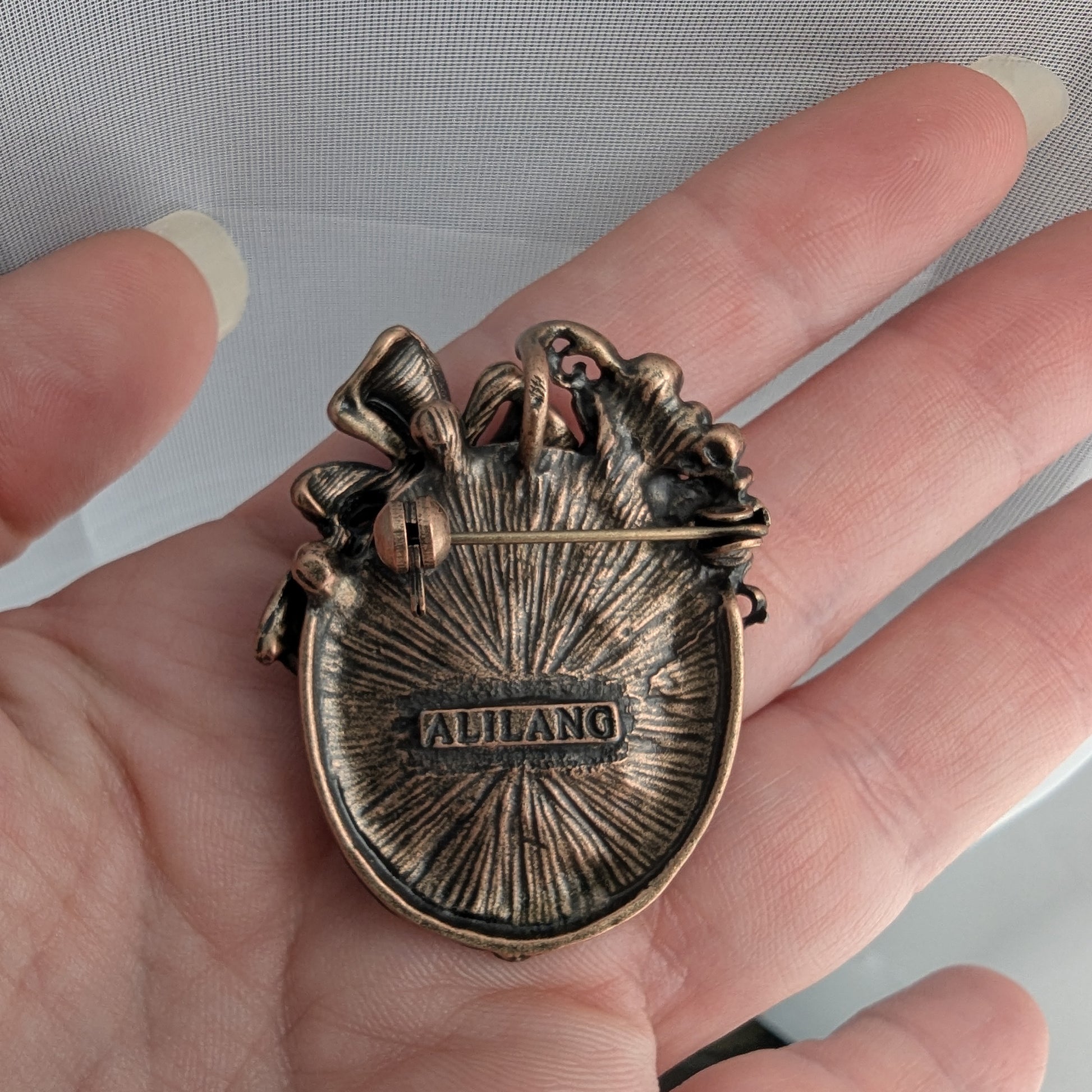 Alilang Vintage Classic Victorian Lady Pink Cameo Brooch with Rhinestone Floral and Bow Accents
