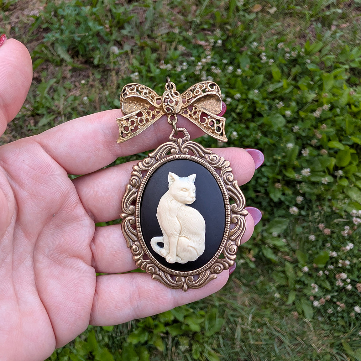 Cat Cameo Necklace with Bow | Vintage Cat Lover Jewelry