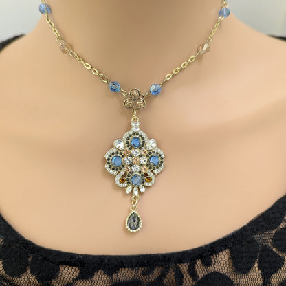Elegant Vintage-Inspired floral Blue and Gold Rhinestone Pendant Necklace