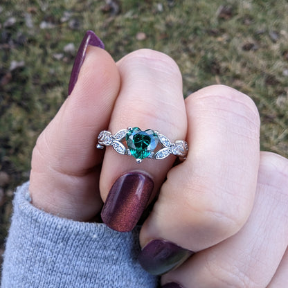 emerald engagement ring in white gold, heart shaped rings, bridal jewelry jewelry, emerald rings engagement