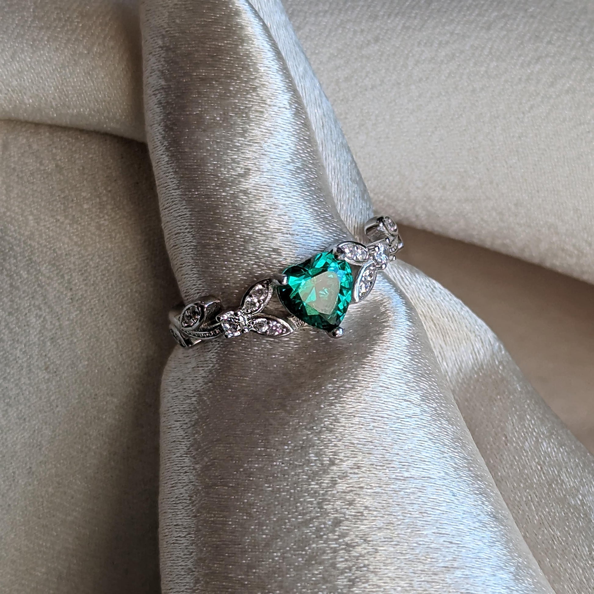 emerald engagement rings in white gold and rose gold, heart shaped rings, bridal jewelry jewelry, emerald rings engagement