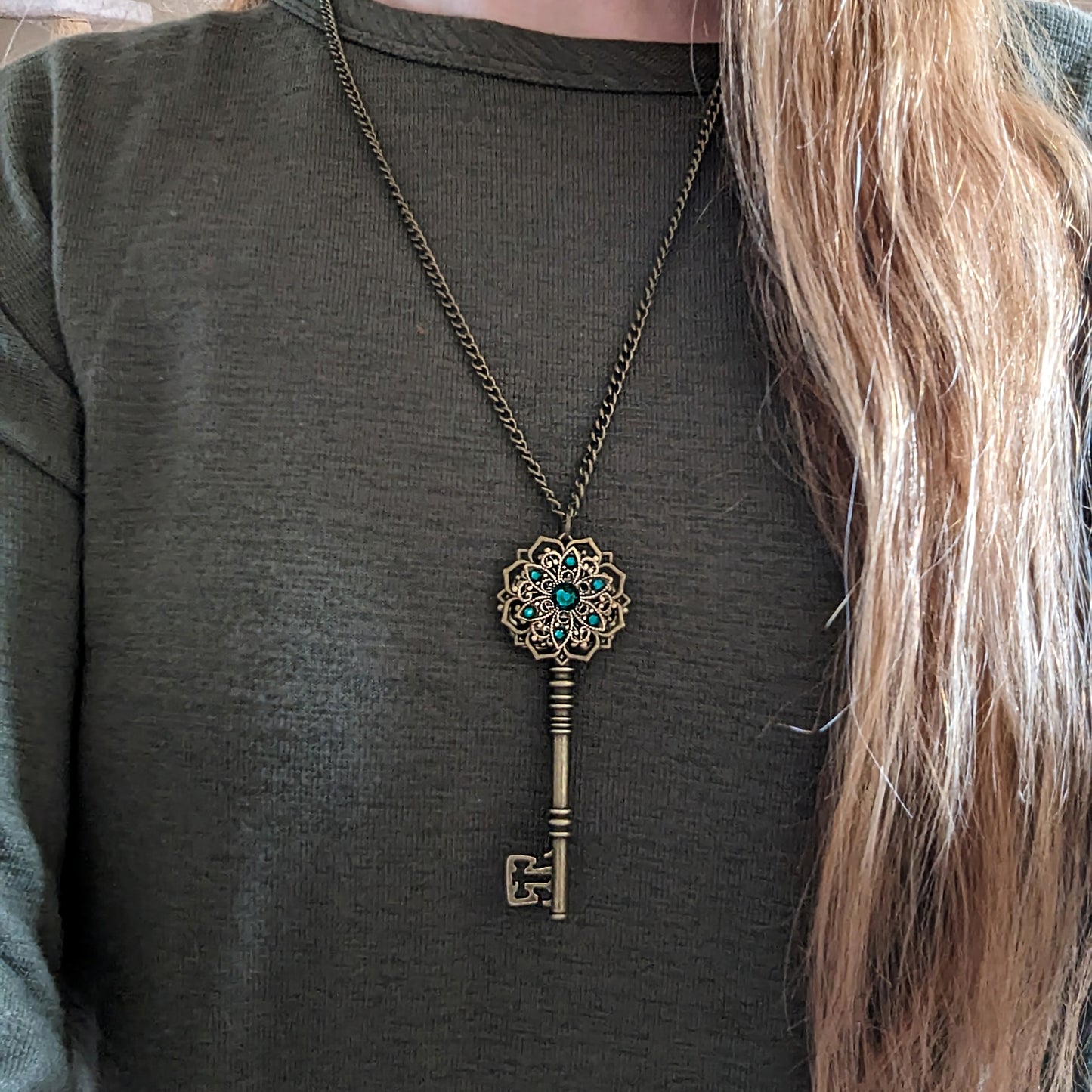 Mayfair Witches Inspired Emerald Swarovski Key Necklace – Gothic Witchy Jewelry
