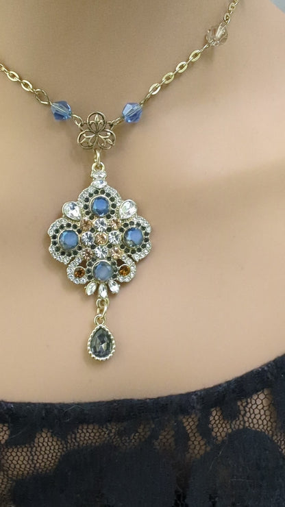 Elegant Vintage-Inspired floral Blue and Gold Rhinestone Pendant Necklace