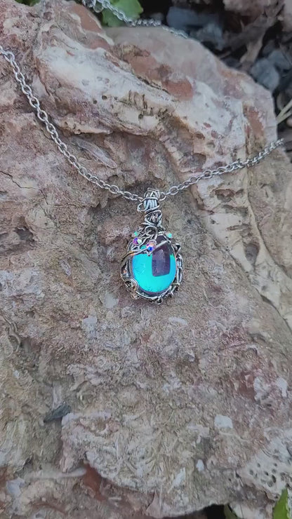 Elegant Moonstone Necklace with Rhinestones