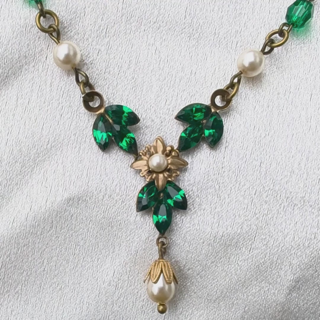 Vintage Art Deco Swarovski Emerald crystal and pearl floral necklace