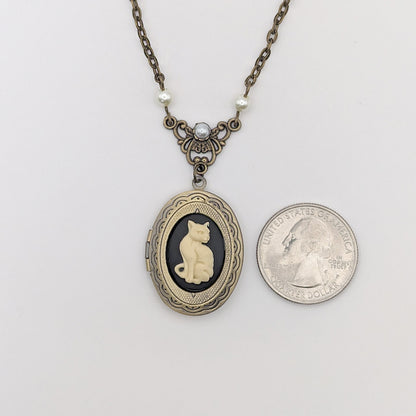 Vintage Cat Cameo Locket Necklace, Cat Jewelry, Vintage Jewelry