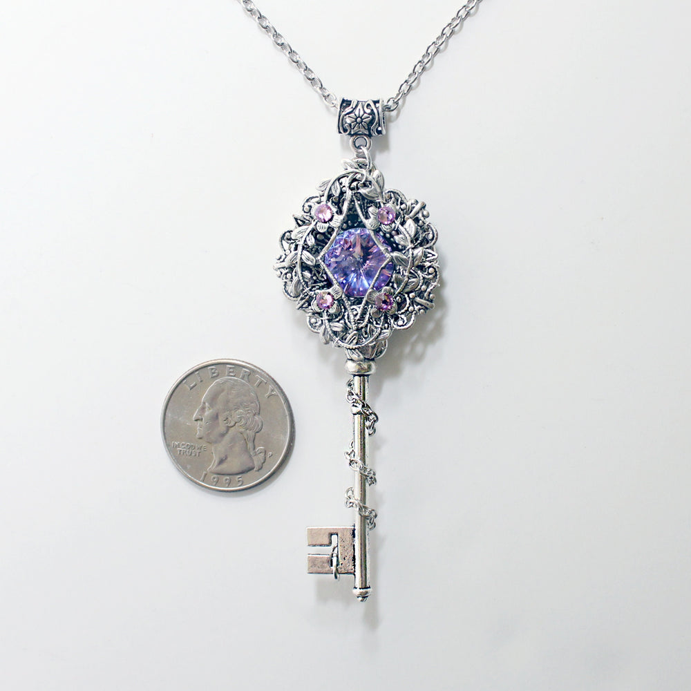 【気質アップ】 Vintage Elven Fantasy Key Necklace made with Swarovski アクセサリー